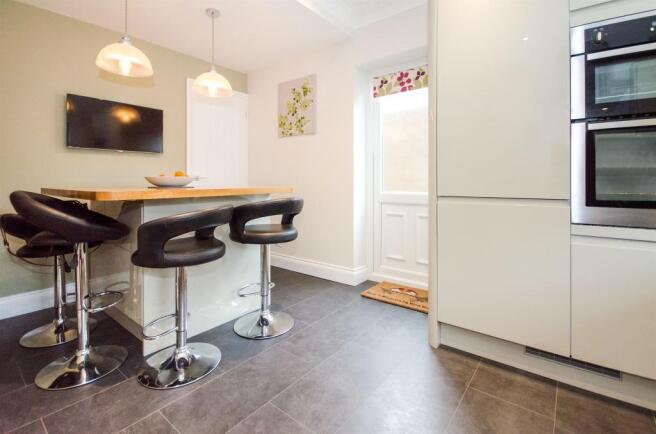 Kitchen / Breakfast Room