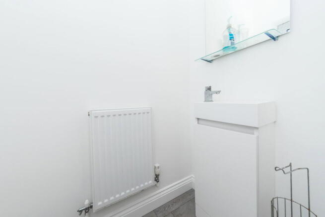 4 bed Terraced for sale Image 9