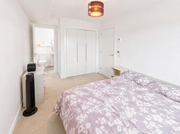 Main Bedroom En-Suite