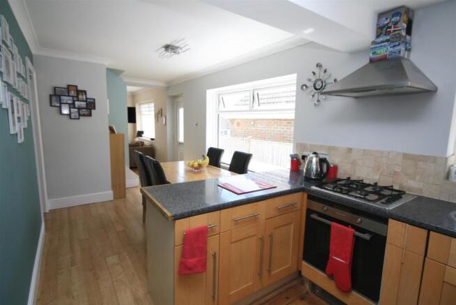 Kitchen Dining Room.JPG
