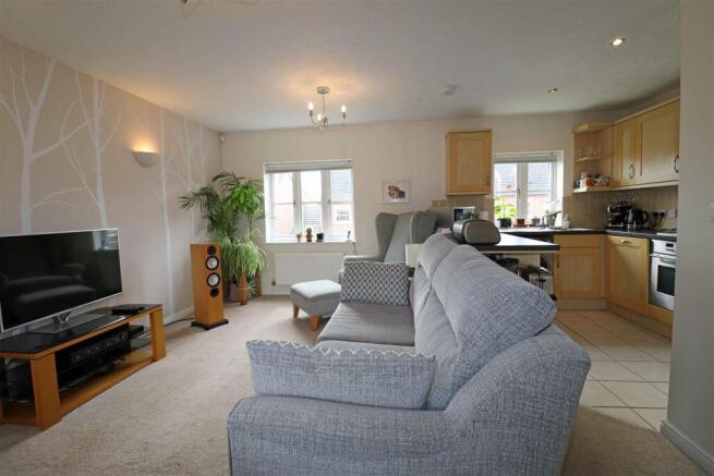 Open-plan Lounge/Dining Kitchen