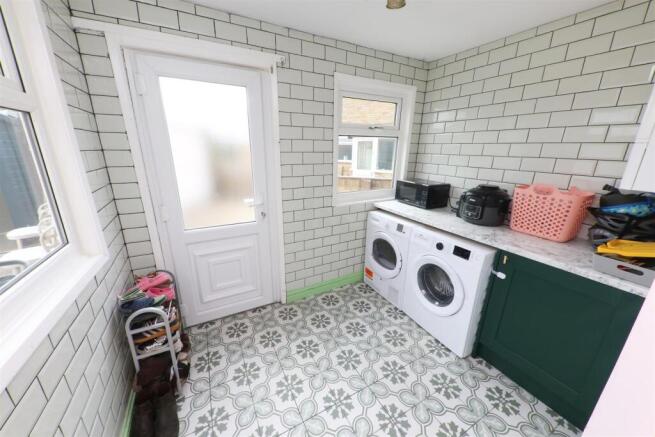 2 bed Semi-Detached Bungalow for sale Image 11