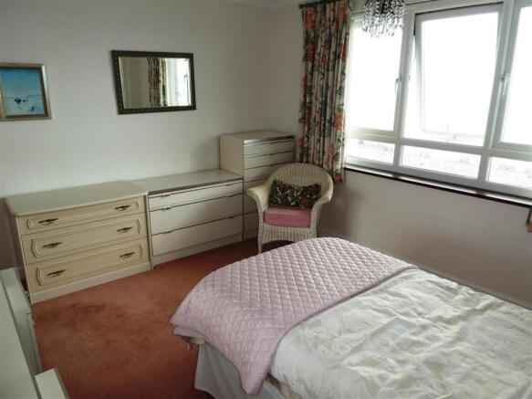 bed1pic2.JPG