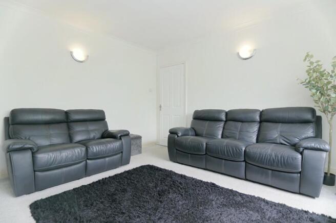 3 bed Bungalow for sale Image 4