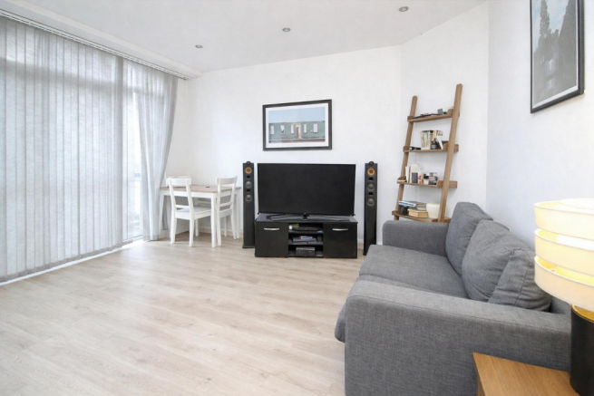 Kitchen / Lounge