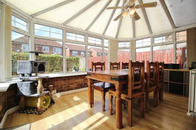 4 bed Detached for sale Image 3