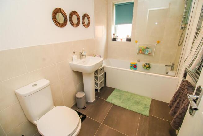 3 bed Semi-Detached for sale Image 10
