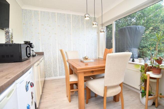 3 bed Semi-Detached for sale Image 6