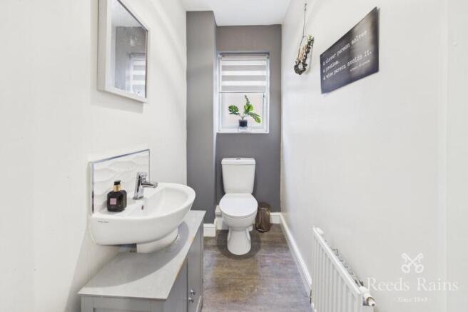 3 bed Semi-Detached for sale Image 6