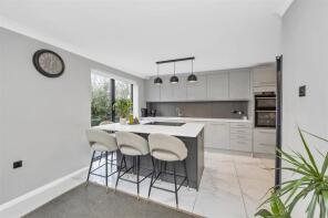 1, Thistledown Drive, Bury St. Edmunds IP31 2NH