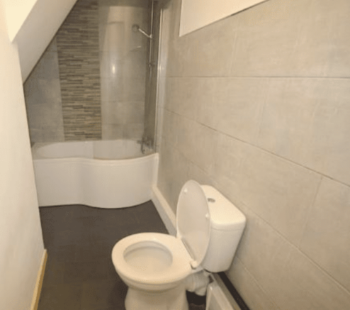 4 bed Semi-Detached to rent Image 7