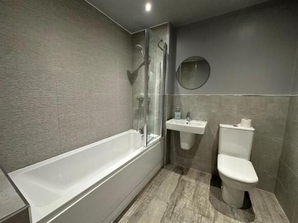 3 bed Semi-Detached to rent Image 12