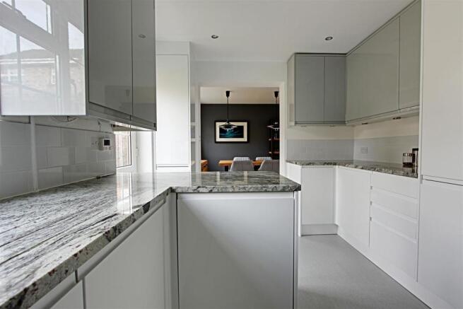 Kitchen 3.jpg