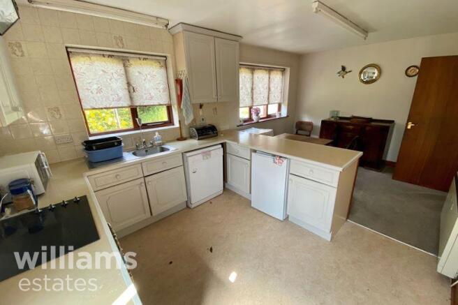 Kitchen/Dining...