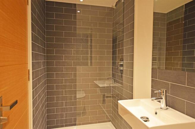 ensuite shower.jpg