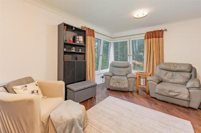 1 Dudhope Gardens Dundee-8.JPG