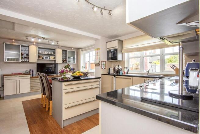 Kitchen/Breakfast