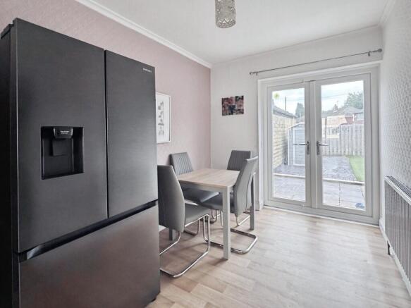 3 bed Town House for sale Image 6