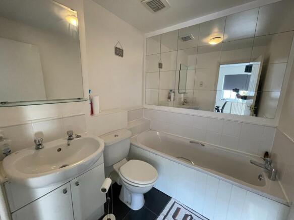 ENSUITE 2