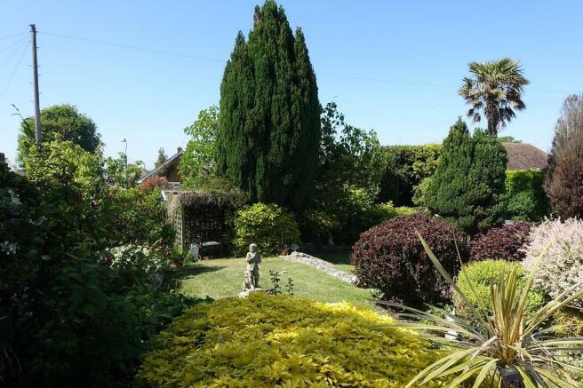 Gardens to all Sides