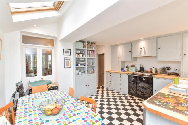 Kitchen/ Breakfast Room