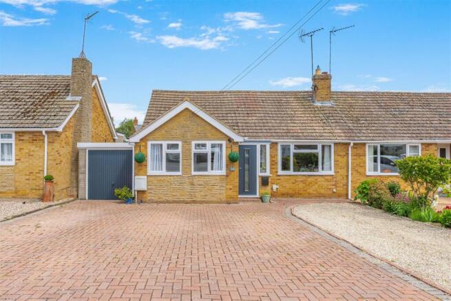 36 Horton Drive, Middleton Cheney-3.jpg