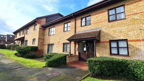 13a, Cricketers Close, London N14 4BT