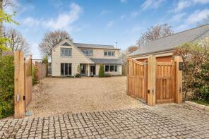 Hartfield, Swelling Hill, Ropley, Alresford SO24 0DA