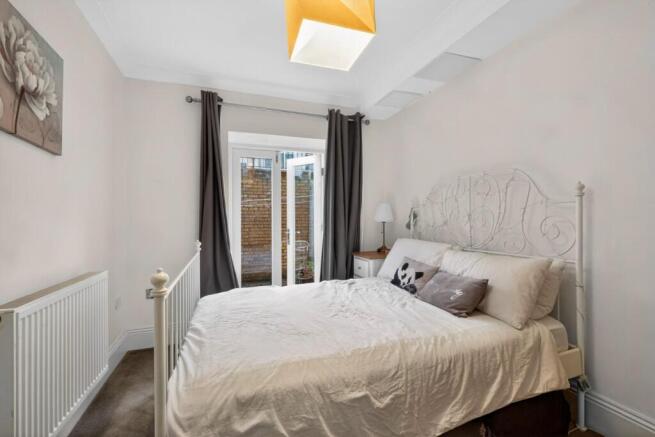 2 bed Apartment for sale Image 12