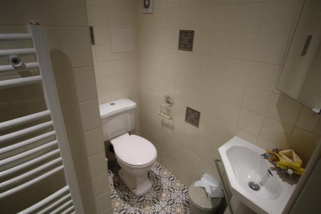 BASEMENT SHOWER ROOM