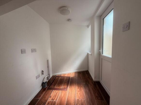 Studio to rent Image 4