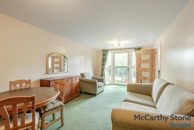 8688500-interior12.jpg
