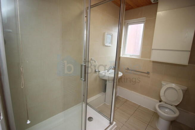 10 bed Terraced to rent Image 9