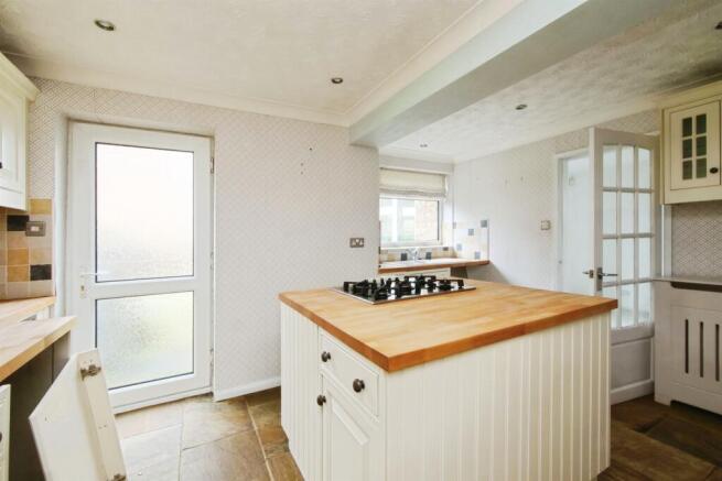4 bed Detached for sale Image 7