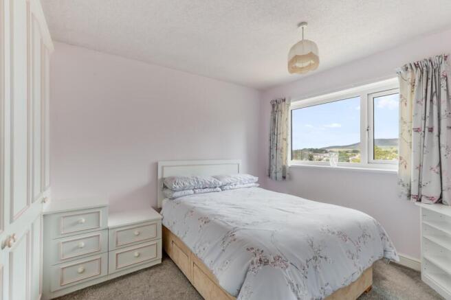 3 bed Semi-Detached for sale Image 6