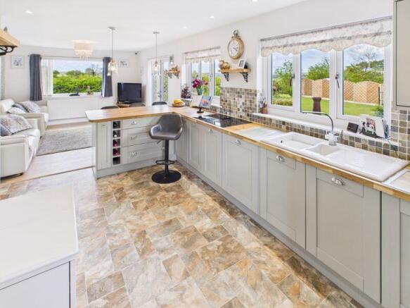 Open Plan kitchen/living 