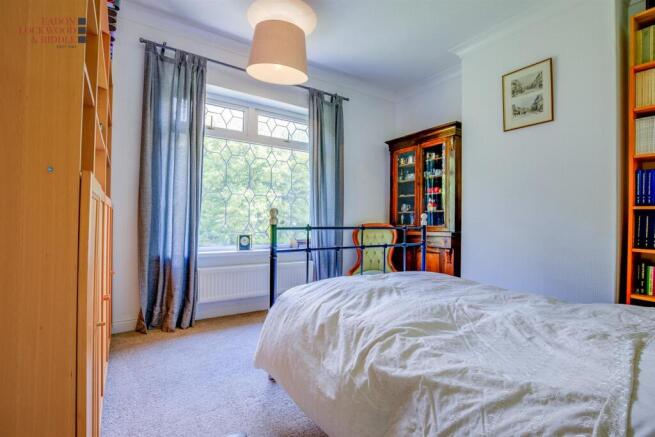 3 bed Semi-Detached for sale Image 12