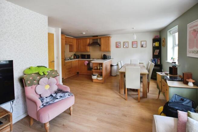 2 bed Apartment for sale Image 5