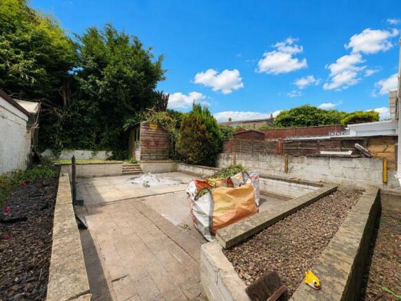 4 bed Semi-Detached for sale Image 8