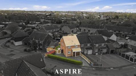 **POTENTIAL TO EXTEND (STPP) – PARKING FOR 4–5 CARS** Langford Grove, Basildon