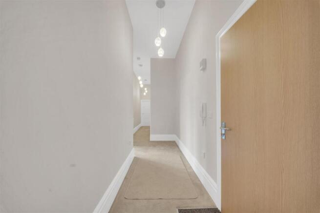 2 bed Apartment for sale Image 11