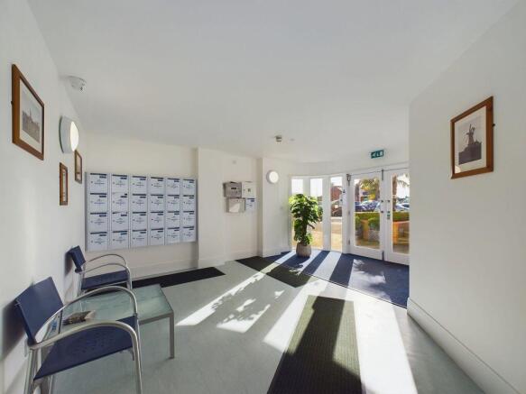 2 bed Apartment for sale Image 10