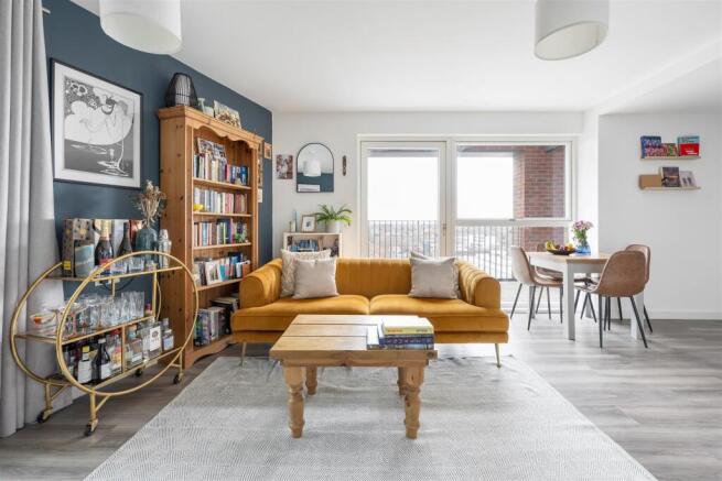 Ron Leighton Way, E6