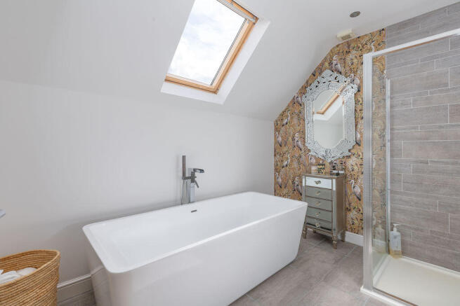 4 bed Detached for sale Image 12