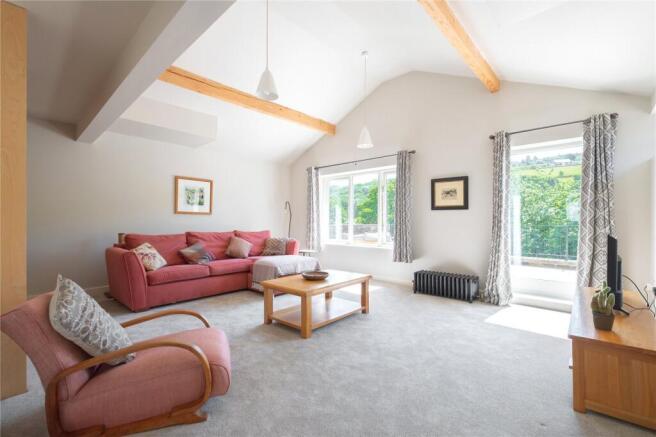 5 bed Detached for sale Image 10