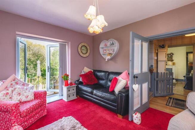 Rose Cottage, Croesyceiliog-3.jpg
