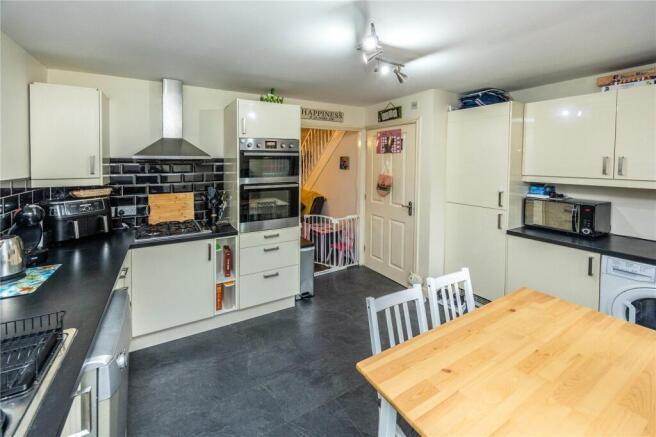 Larch Close, Wheatley, Halifax, HX2 photo 3