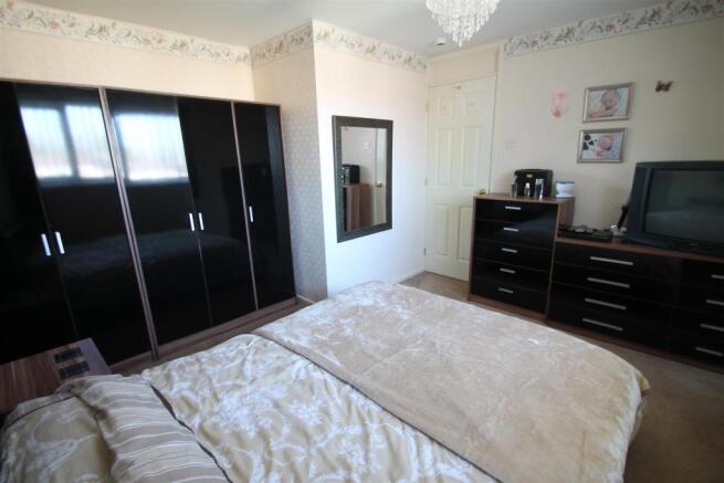 Bedroom 1.JPG
