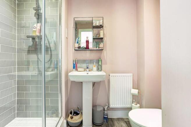 EN SUITE