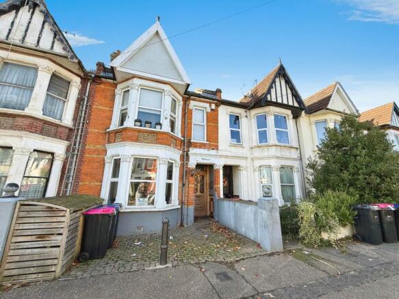 Burdett Avenue, Westcliff On Sea photo 2